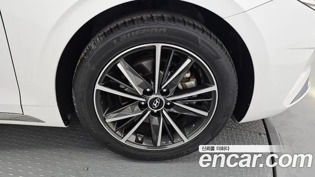 Hyundai Grandeur Новый Grandeur IG 3.0 LPi (Для проката) — Фото автомобиля 21