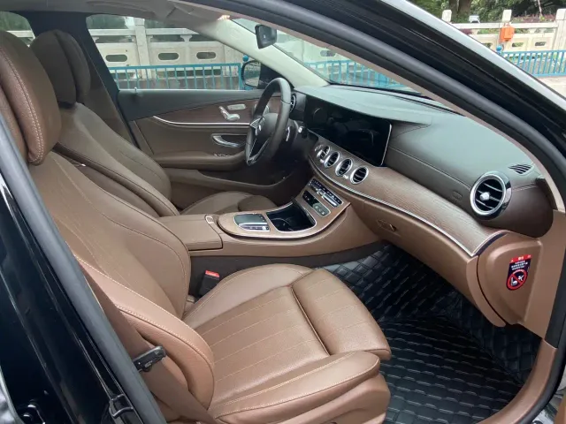 Mercedes-Benz E-Class — Фото автомобиля 12