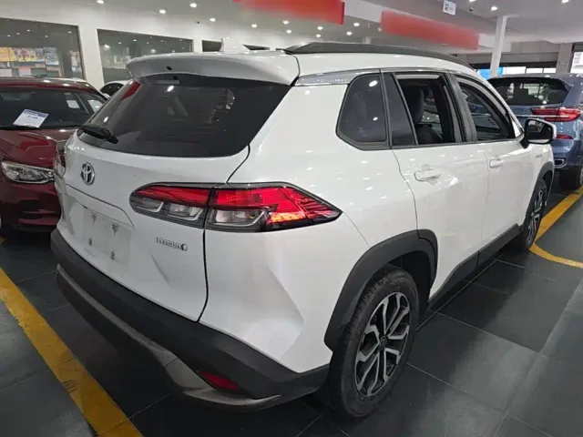 Toyota Frontlander — Фото автомобиля 6