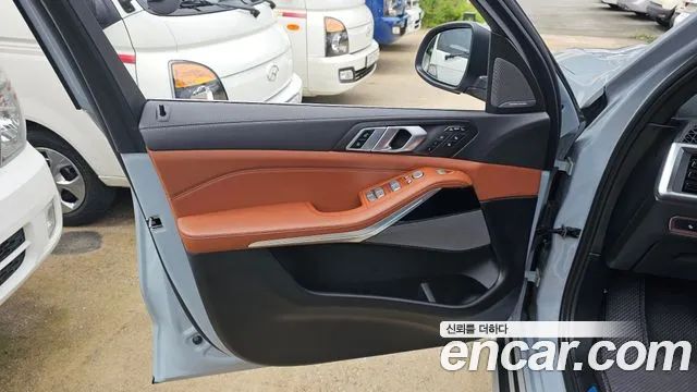 BMW X7 — Фото автомобиля 24