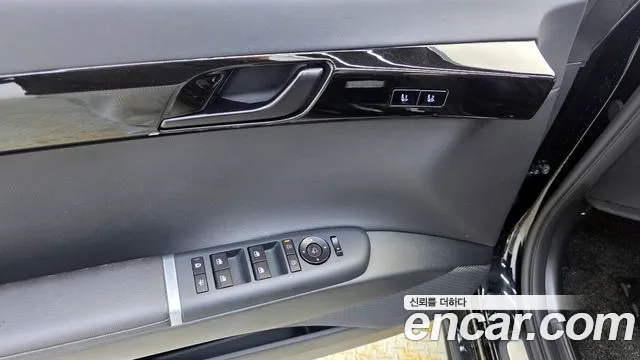 Hyundai Grandeur Grandeur (GN7) 2.5 Бензин 2WD — Фото автомобиля 27