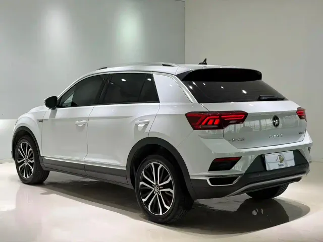 Volkswagen T-Roc — Фото автомобиля 4