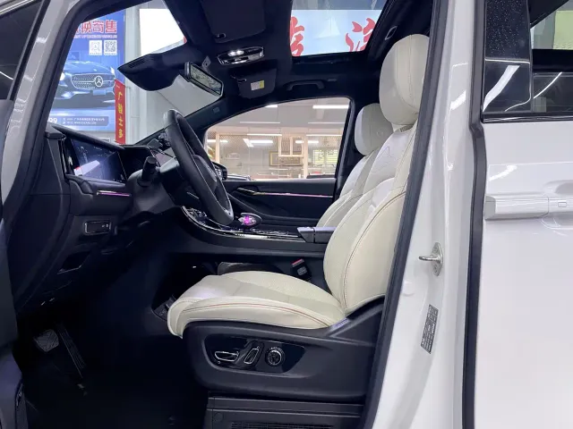 GAC Trumpchi M8 — Фото автомобиля 12