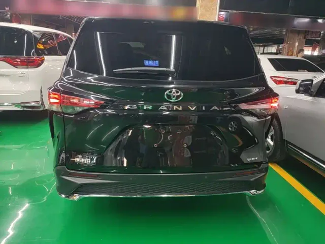 Toyota Granvia — Фото автомобиля 5