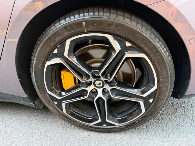 Xiaomi SU7 — Фото автомобиля 16