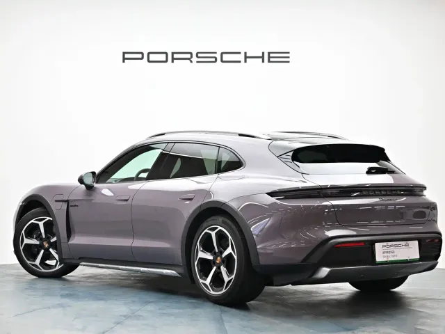 Porsche Taycan — Фото автомобиля 14