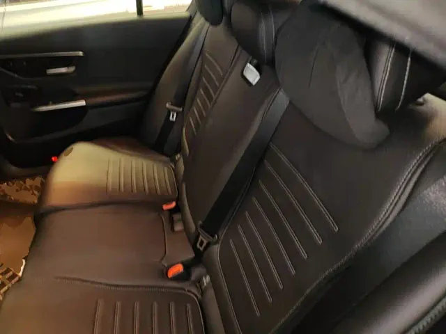Mercedes-Benz C-Class — Фото автомобиля 16