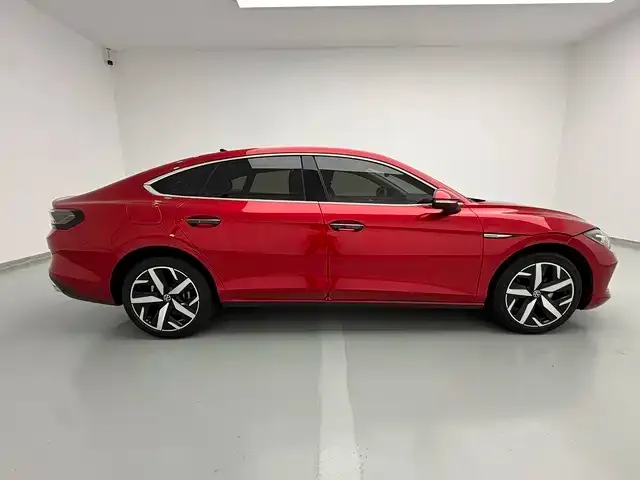 Volkswagen Lamando — Фото автомобиля 8