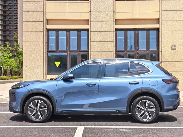 Geely Galaxy Starship 7 EM-i — Фото автомобиля 8