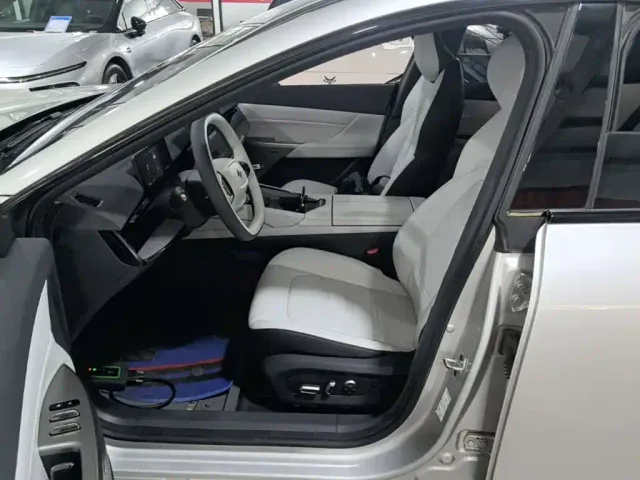 Dongfeng eπ 007 — Фото автомобиля 14