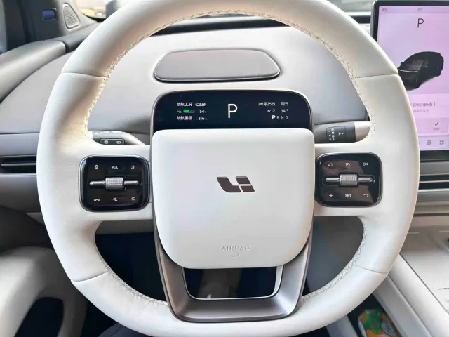 Li Auto i6 — Фото автомобиля 8