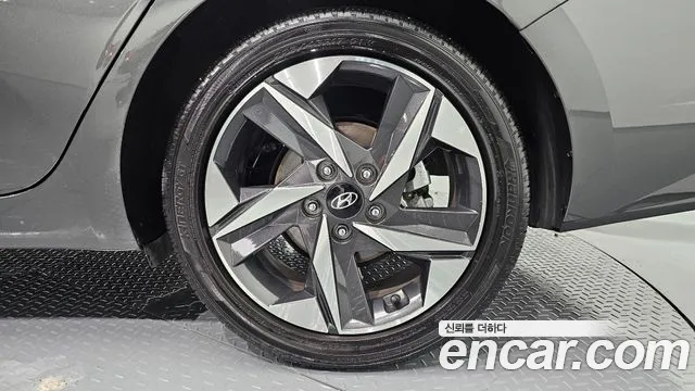 Hyundai Avante CN7 — Фото автомобиля 6