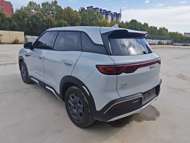 BYD Yuan UP — Фото автомобиля 4
