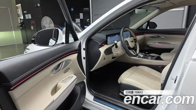 Genesis GV70 — Фото автомобиля 15