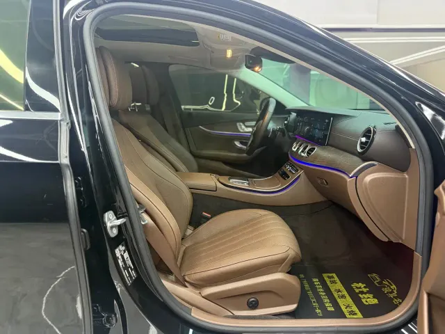 Mercedes-Benz E-Class — Фото автомобиля 17