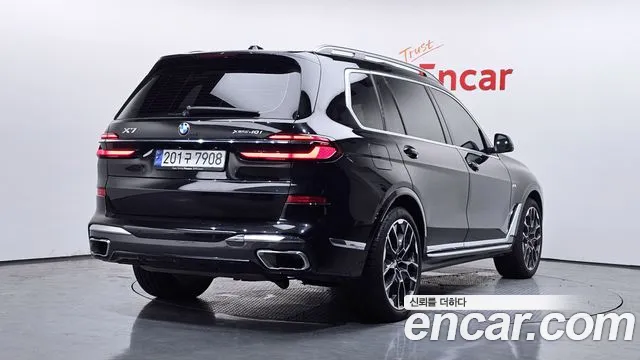 BMW X7 — Фото автомобиля 2