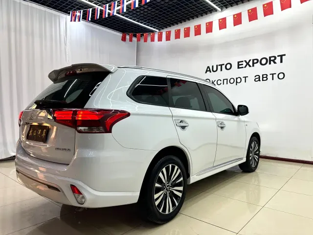 Mitsubishi Outlander — Фото автомобиля 4