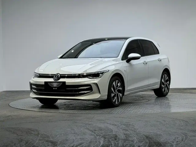 Фотография автомобиля — Volkswagen Golf