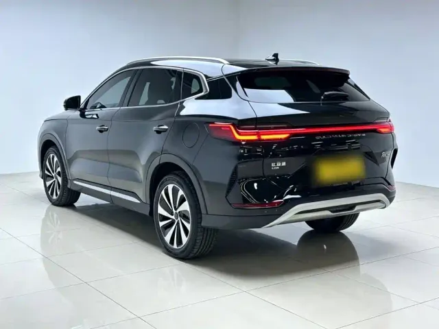 BYD Song PLUS PHEV 2024 Glory Edition DM-i 110km Flagship PLUS — Фото автомобиля 4