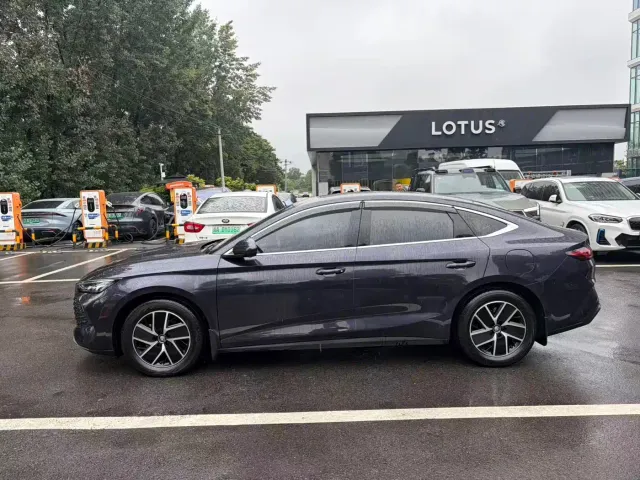 BYD Qin L — Фото автомобиля 19
