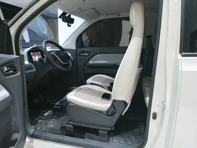 Wuling Hongguang Mini EV — Фото автомобиля 14