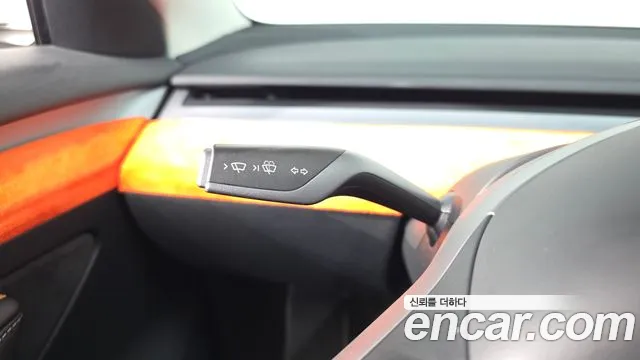 Tesla Model 3 — Фото автомобиля 26