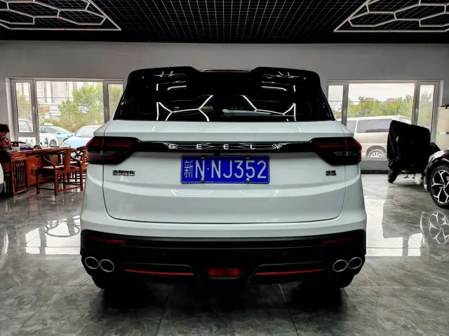 Geely Binyue — Фото автомобиля 5