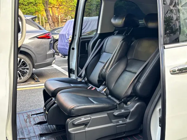 Honda Odyssey — Фото автомобиля 7