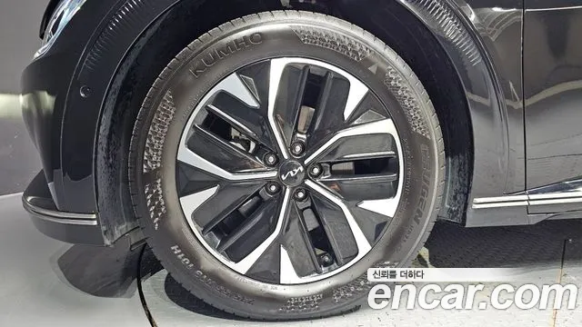Kia EV6 — Фото автомобиля 5