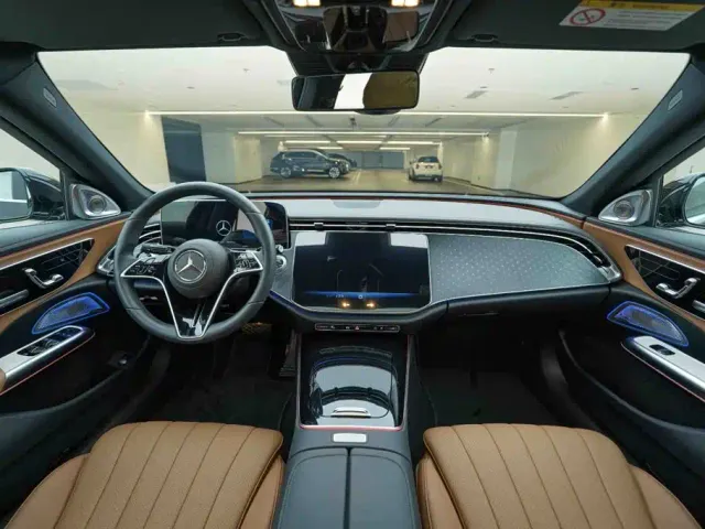 Mercedes-Benz E-Class — Фото автомобиля 17