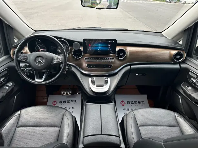 Mercedes-Benz V-Class — Фото автомобиля 9