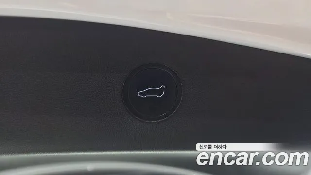 Tesla Model 3 — Фото автомобиля 29