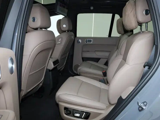 Li Auto L8 — Фото автомобиля 20