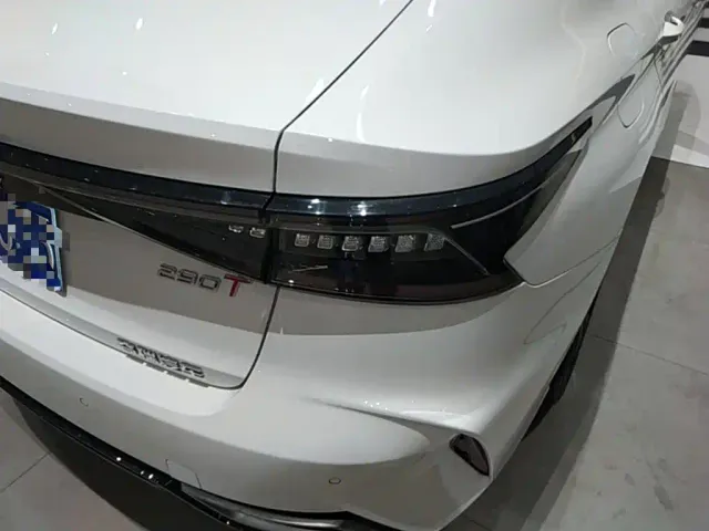 Chery Arrizo 8 — Фото автомобиля 7