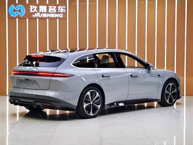 Nio ET5 Touring — Фото автомобиля 6