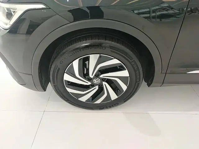 Volkswagen Tiguan L — Фото автомобиля 22