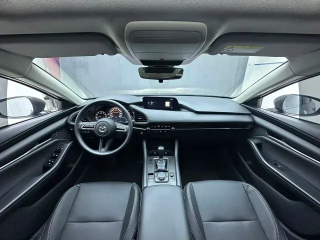 Mazda Axela — Фото автомобиля 11