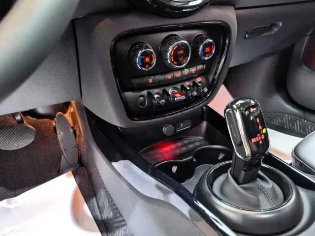 MINI Clubman — Фото автомобиля 11