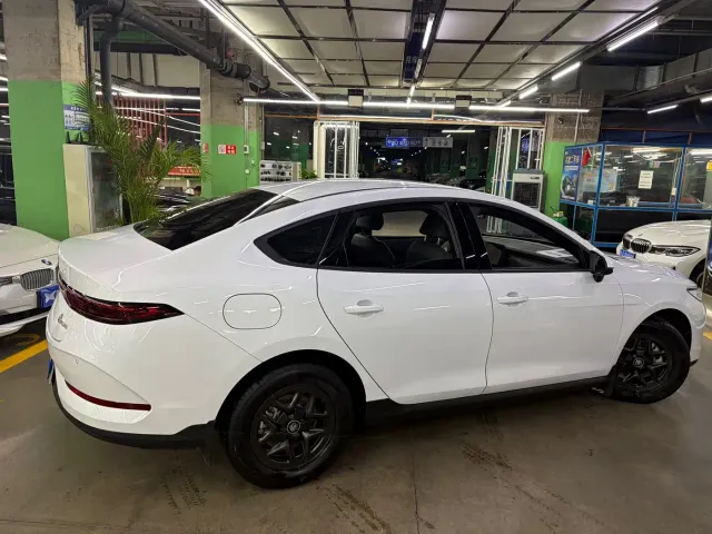 BYD Qin PLUS — Фото автомобиля 4