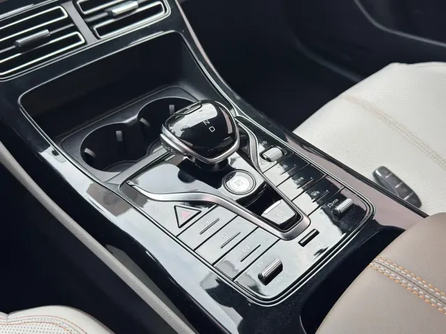 BYD Qin PLUS — Фото автомобиля 8