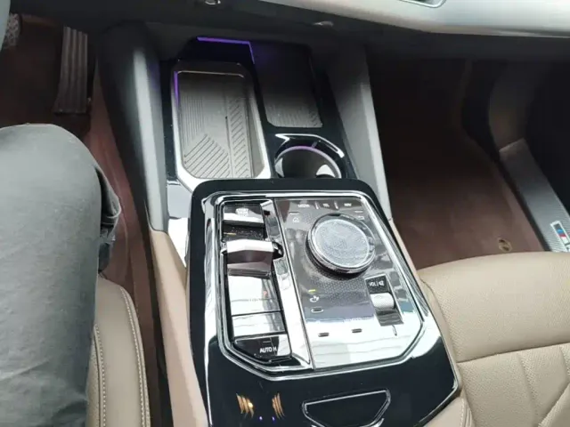 BMW 5 Series — Фото автомобиля 13
