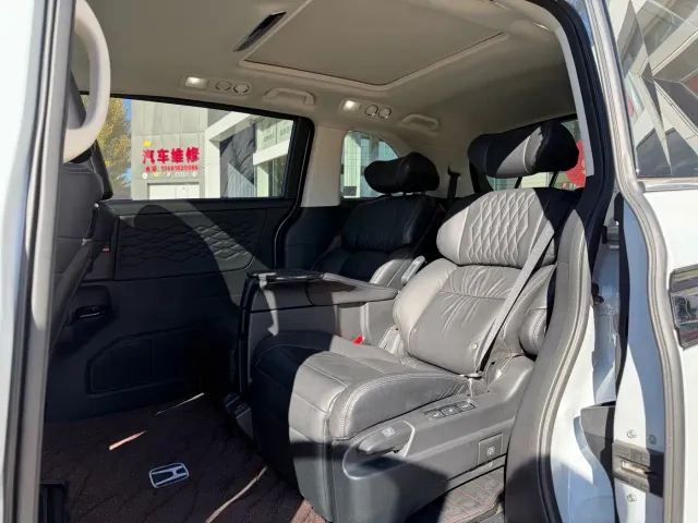 Honda Elysion — Фото автомобиля 3