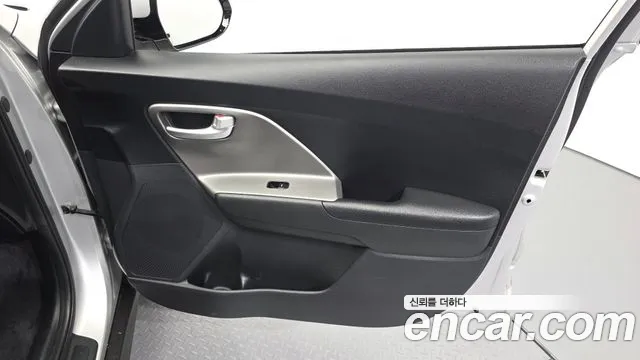 Kia Niro Niro Plus Air — Фото автомобиля 24