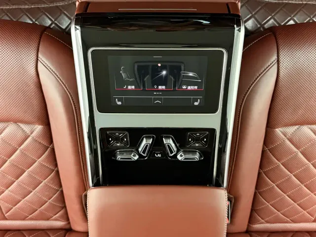 Audi A8 — Фото автомобиля 16