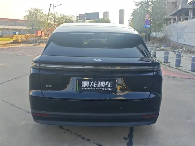 Li Auto i6 — Фото автомобиля 4