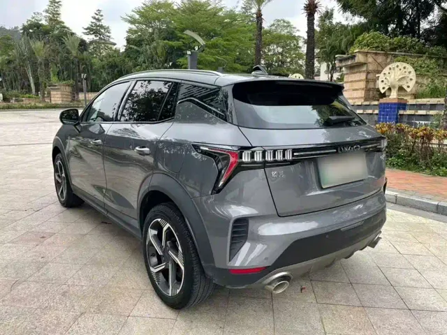Lynk & Co 01 — Фото автомобиля 15