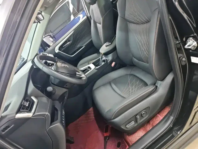 Toyota RAV4 — Фото автомобиля 14