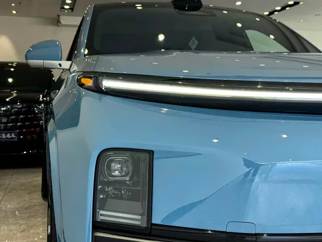 Li Auto Li Xiang L9 2022 Max — Фото автомобиля 3