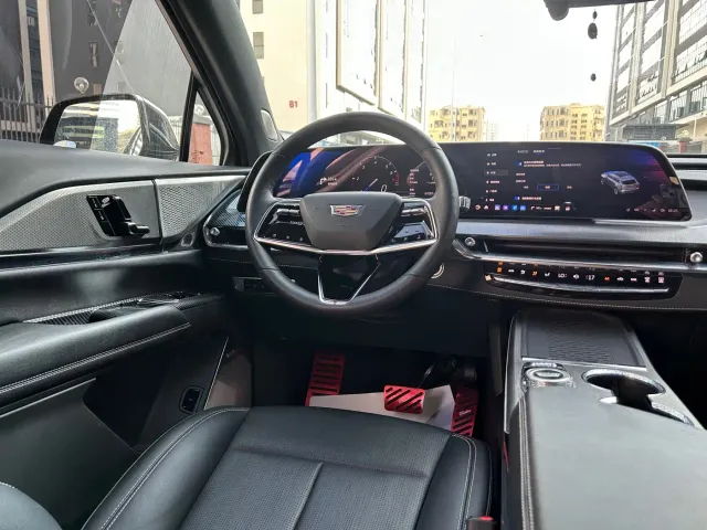 Cadillac XT5 — Фото автомобиля 8