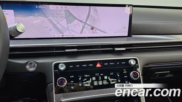 Genesis GV80 — Фото автомобиля 14